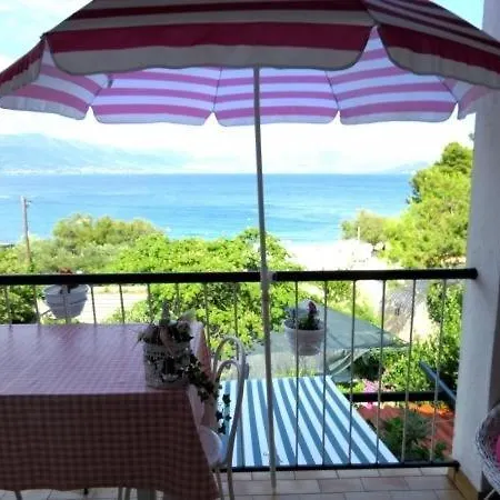 In With Sea View, Terrace, Air Conditioning, Wi-fi