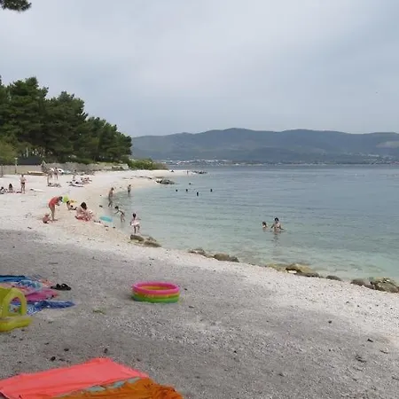 Apartment In With Sea View, Terrace, Air Conditioning, Wi-fi Slatine